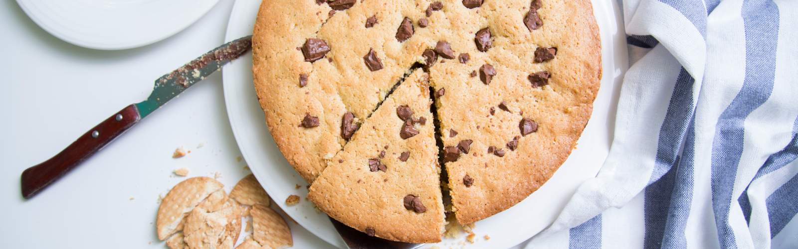 Chocolate & Peanut Butter Cookie Pizza
