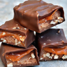 Delicious Keto Snickers Bars Recipe: How to Make Them at Home 🍫